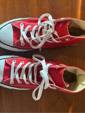 Converse Red high top Sneakers